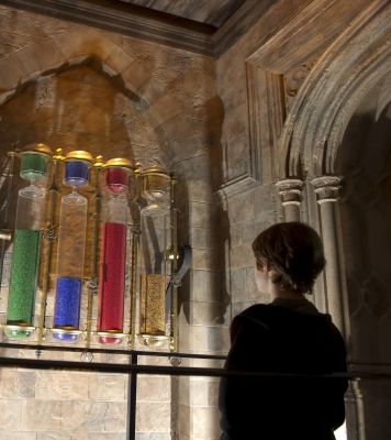 Guests strolling through Hogwarts castle will encounter the house points hourglasses. Featured in the Harry Potter films, the hourglasses record the points earned or lost by members of the four Hogwarts houses throughout the school year â€“ scarlet represents Gryffindor, blue represents Ravenclaw, green represents Slytherin and yellow represents Hufflepuff. Inspired by J.K. Rowlingâ€™s compelling stories and characters, The Wizarding World of Harry Potter is the most spectacularly-themed entertainment experienc
