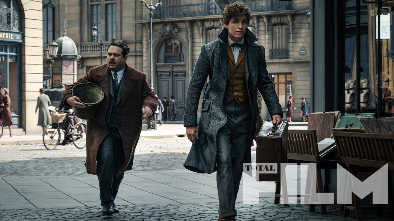 Photo of Newt Scamander and Jacob Kowalski in Fantastic Beasts The Crimes of Grindelwald