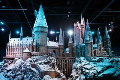 Hogwarts-castle-model-in-the-snow-286929.jpg