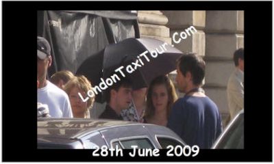 LondonTaxiTour_Com-Harry-Potter-Tours-Whitehall-Film-Locations-_Harry-and-Hermione.jpg